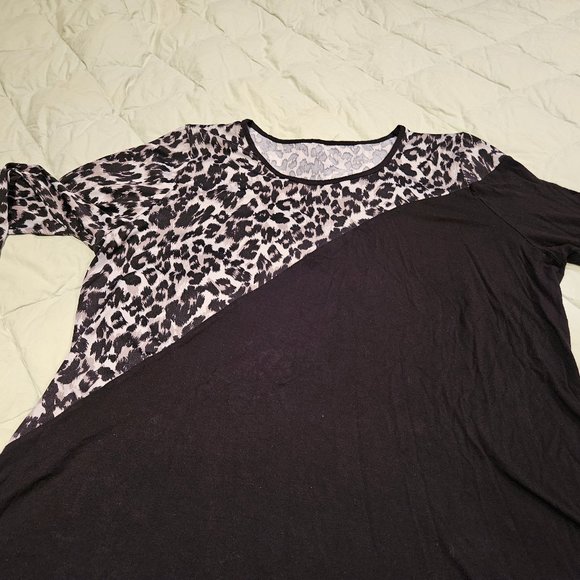 Black and Animal Print Top - Picture 2 of 7